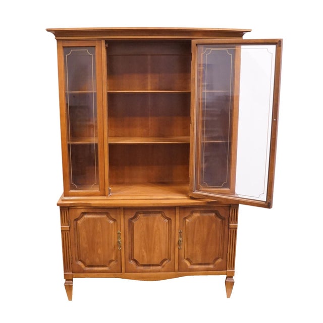 Late 20th Century High End Vintage Solid Cherry Italian Provincial 45" China Cabinet 1570-334 in Fruitwood Finish For Sale - Image 5 of 14