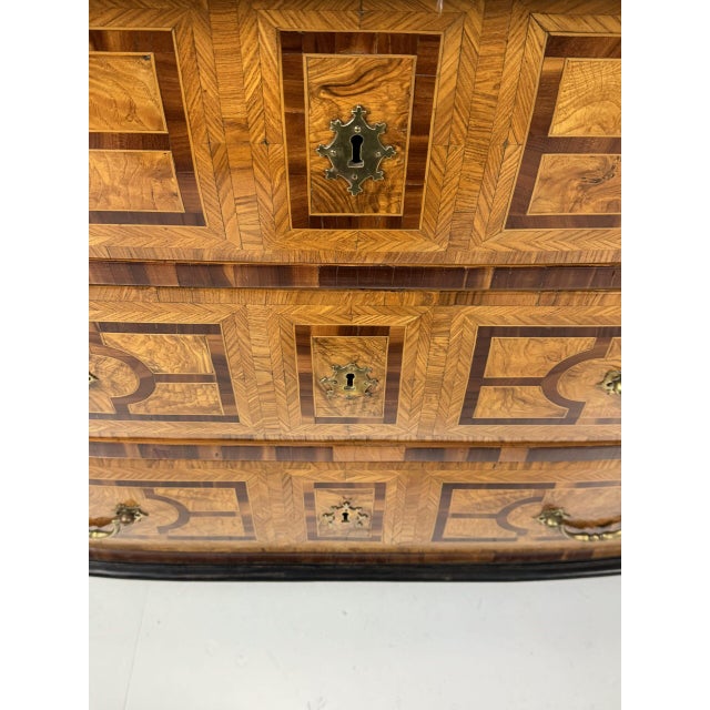 French Marquetry Chest of Drawers, 18th Century For Sale - Image 13 of 18