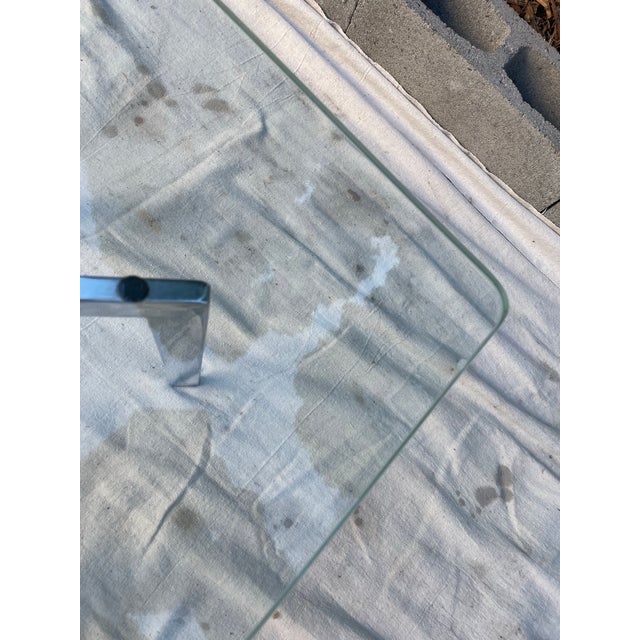 Metal Mid 20th Century Barcelona Style Chrome X-Base Glass Top Side Table, Mid-Century Modern For Sale - Image 7 of 10