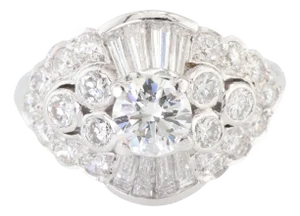 18k (750) White Gold Natural White Diamond Cocktail Ring, Size 3.5