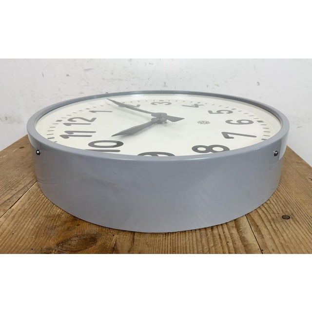 Large Industrial Grey Factory Wall Clock from Chronotechna, 1950s For Sale - Image 14 of 17
