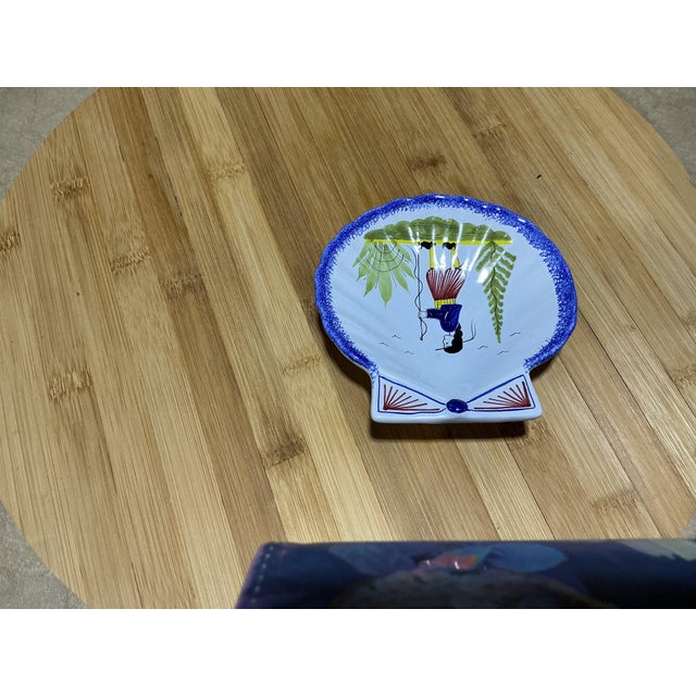 Vintage French Hb Henriot Quimper Faience Shell Dish & Matching Massilly Tin Set For Sale In Chicago - Image 6 of 13