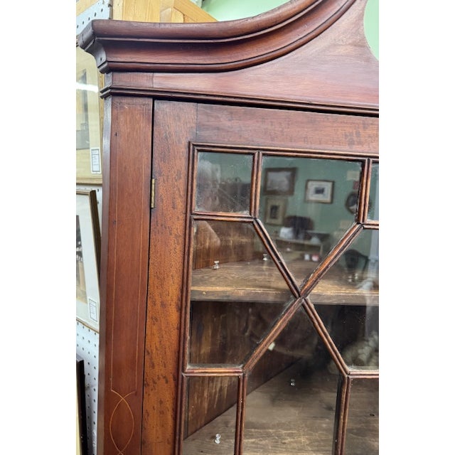 Early 20th Century Bench Made Inlaid Mahogany Federal Style 2 Piece Corner Cupboard For Sale In Boston - Image 6 of 14