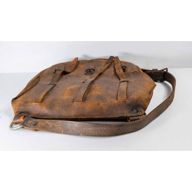 Campaign Early 20th Century Us Army Distressed Leather Messenger Bag For Sale - Image 3 of 12
