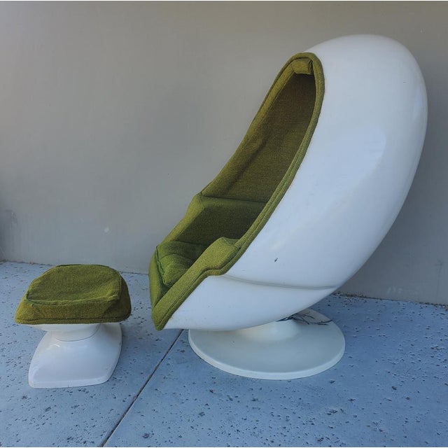 Mid-Century Modern Original 1960s Lee West "Lee Music Chamber" Stereo Chair With Built-in Speakers For Sale - Image 3 of 16