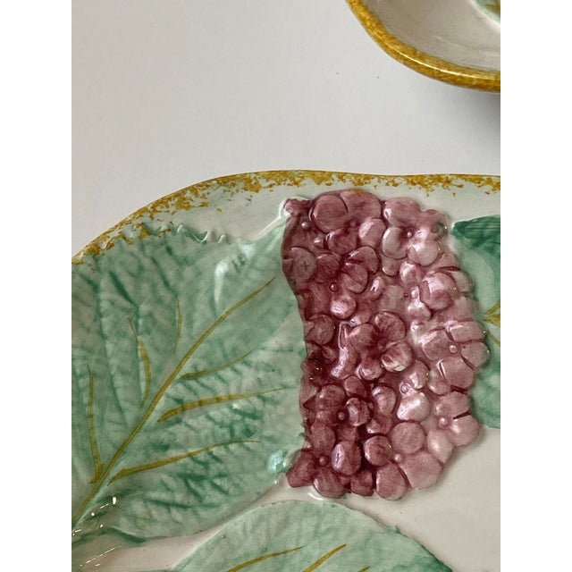 Vintage Italian Hand Painted Plate Set of 3 For Sale - Image 4 of 7