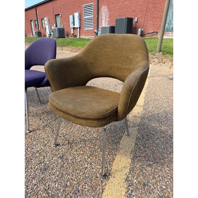 Mid-Century Modern 1970s Knoll International Upholstered Armchairs — Set of 3 For Sale - Image 3 of 10