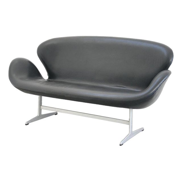 Black Swan 3321 Sofa by Arne Jacobsen for Fritz Hansen, 1960s For Sale - Image 8 of 8