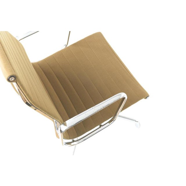 Alu Group Conference Chair by Ray and Charles Eames for Herman Miller, USA, 1958 For Sale - Image 12 of 18