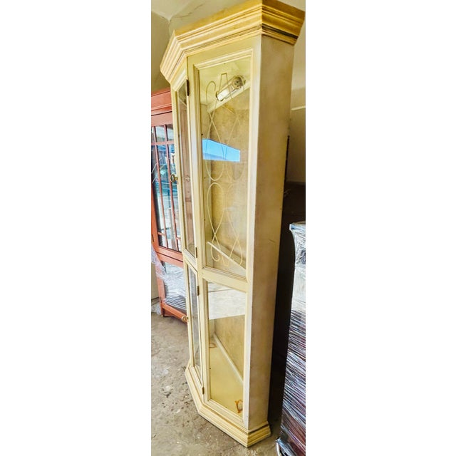 1970s VTG Italian Florentine Style Lighted Display Cabinet For Sale - Image 9 of 12