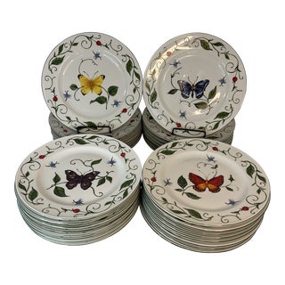 1980s Shabby Chic Butterfly, Lady Bug & Dragonfly Buffet Dinner Plates - Set of 30 For Sale