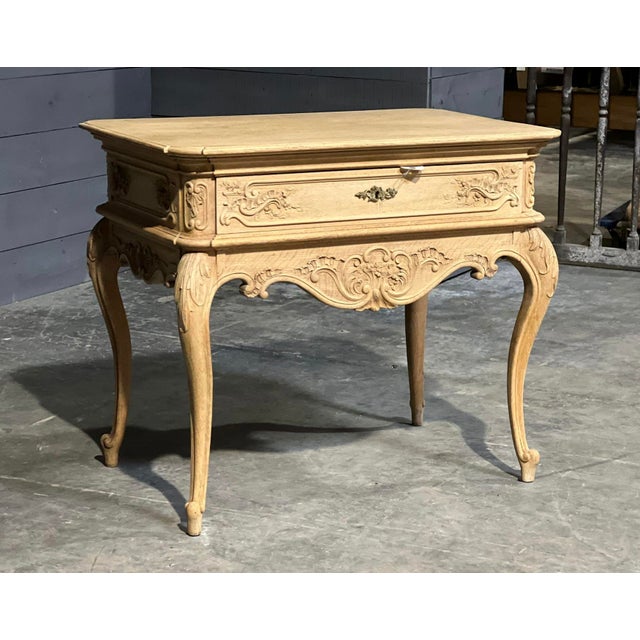 1920s French Bleached Oak Side or Lamp Table, 1920s For Sale - Image 5 of 18