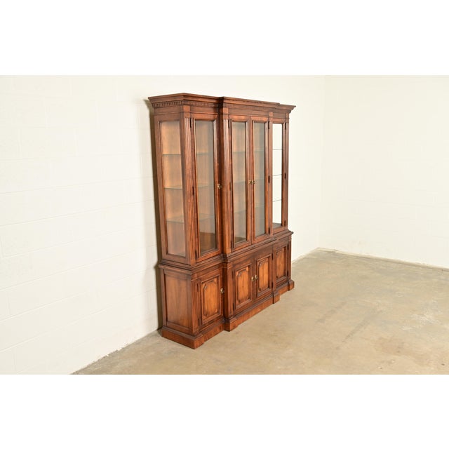 Baker Furniture Company Baker Furniture Style French Regency Carved Walnut Lighted Breakfront Bookcase Cabinet For Sale - Image 4 of 12