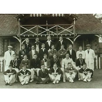Classic c1930 photo of English cricket team of eleven at field house!~ Art 7 3/4" x 5 3/4" Frame 17" x 15 3/4"