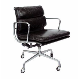 Herman Miller Eames Soft Pad Management Chair For Sale