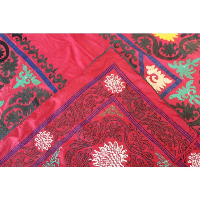 Boho Chic 1920s Vintage Uzbek Suzani For Sale - Image 3 of 5