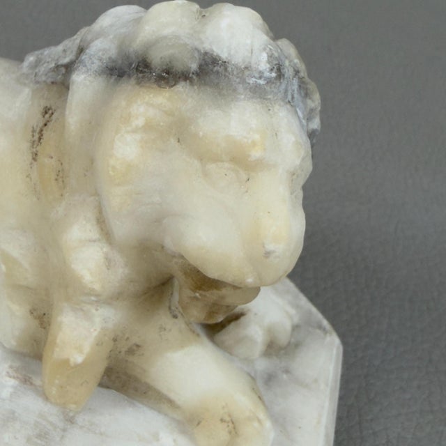 Stone Early 20th Century Lion Paperweight in White Marble For Sale - Image 7 of 11