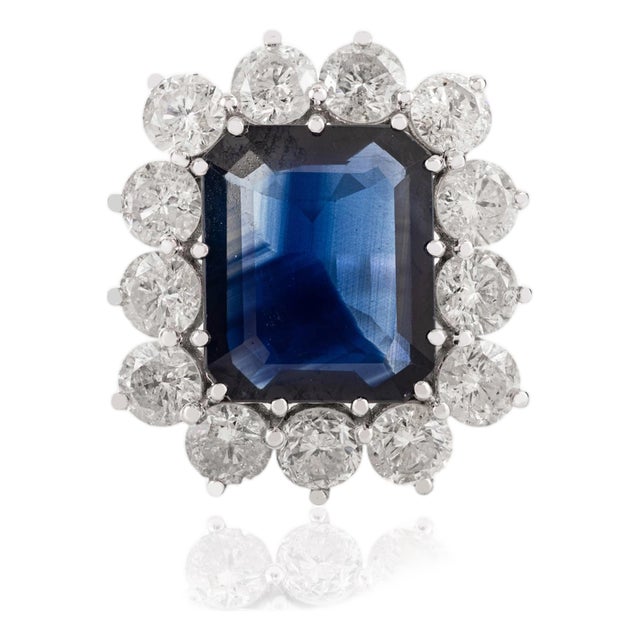 Luxury 7.11 Ct Sapphire Estate Ring With 13 Round 4.06 Ct Diamonds in 18k Gold Size 5.5 For Sale