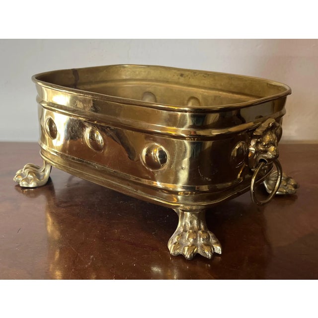 Early 20th Century English Edwardian Brass Cachepot Jardiniere Planter With Lion Mask Ring Handles and Raised on Animal Paw Feet For Sale - Image 10 of 13