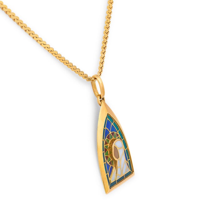 Contemporary French Vintage Virgin Mary Plique-À-Jour Enamel Yellow Gold Pendant Necklace For Sale - Image 3 of 6