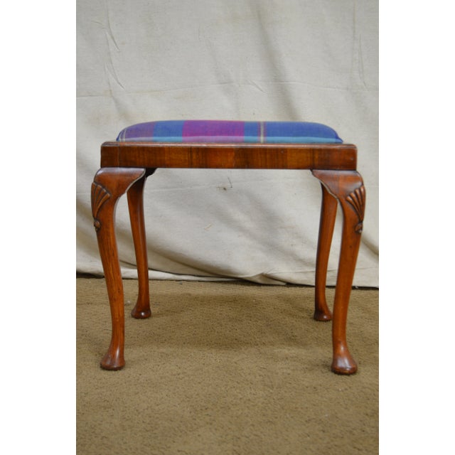Queen Anne Style Custom Walnut Bench For Sale In Philadelphia - Image 6 of 13