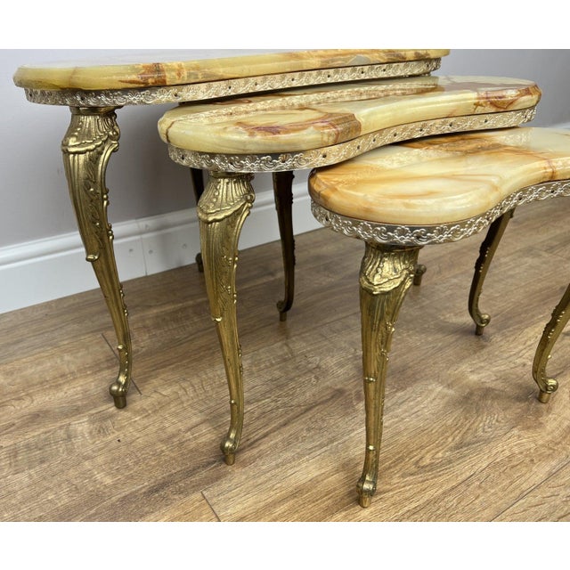 Vintage French Nested Tables in Marble, Onyx, and Brass, Set of 3 For Sale - Image 5 of 18