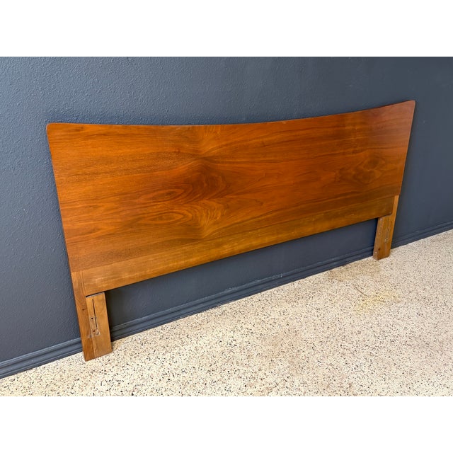 Mid-Century Modern Vintage King Size Mid-Century Walnut Headboard For Sale - Image 3 of 10