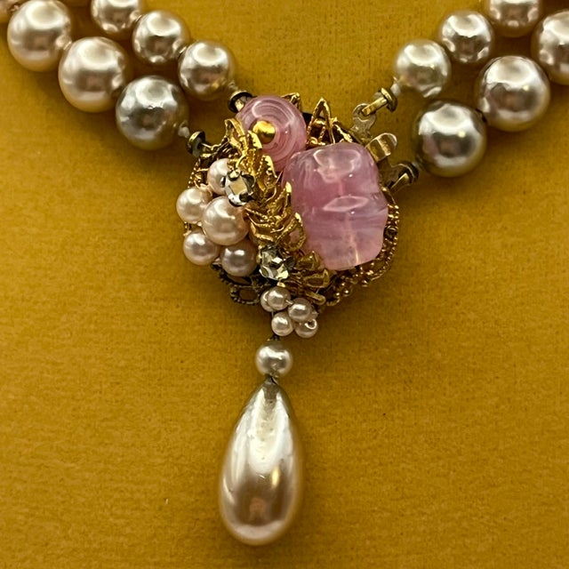 Miriam Haskell 1940s Miriam Haskell Pink Poured Glass Faux Pearl Double Strand Necklace Early Unsigned For Sale - Image 4 of 12