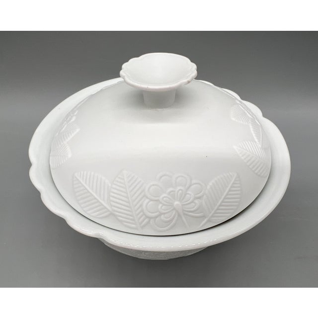 Set of 3 Vintage M. Frey Kaiser West Germany White Bisque Porcelain Floral Vessels – Mid to Late 20th Century – Romantic / European Traditional For Sale - Image 16 of 16