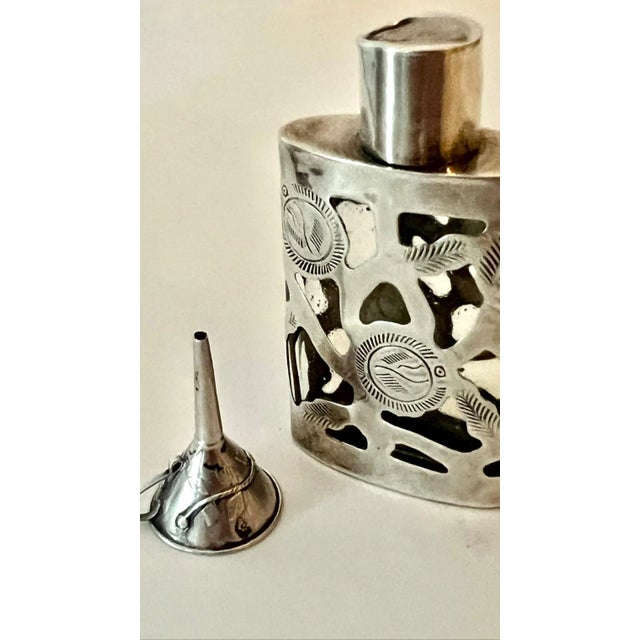 19th Century Sterling Silver Filigree Bottle with Sterling Perfume Funnel For Sale In Los Angeles - Image 6 of 10