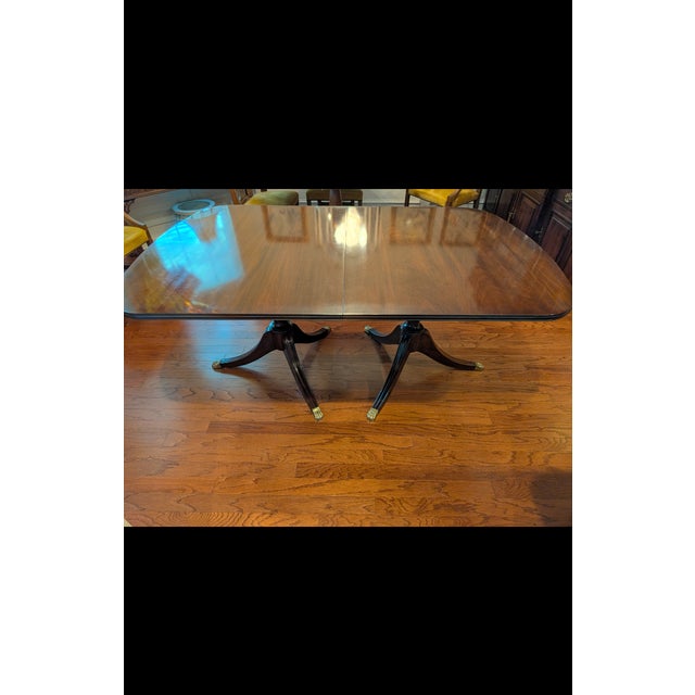 Traditional 1980s Henkel Harris Mahogany Dining Room Table, Pedestal Legs For Sale - Image 3 of 7