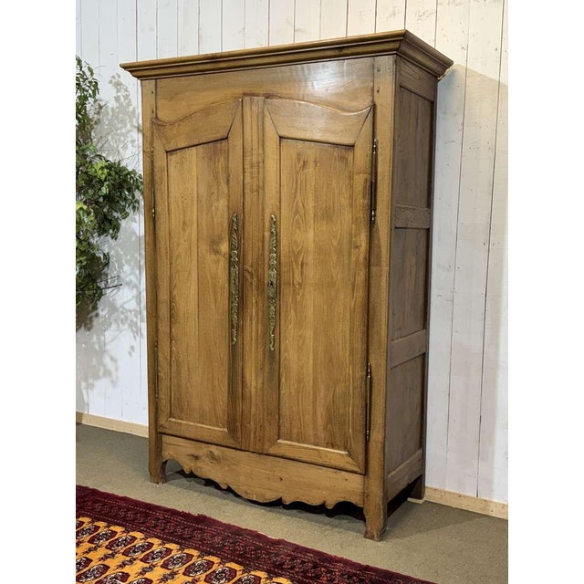19th century country wardrobe in light chestnut wood, L=1.45m H=2.11m D=56cm