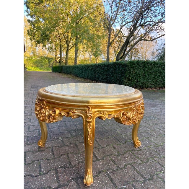French 1960s French Louis XVI Gold Beech Marble Coffee Table For Sale - Image 3 of 12
