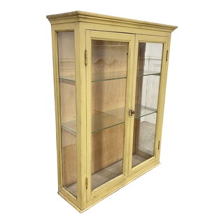 Vintage Display Case with Yellow Patina, 1930s For Sale