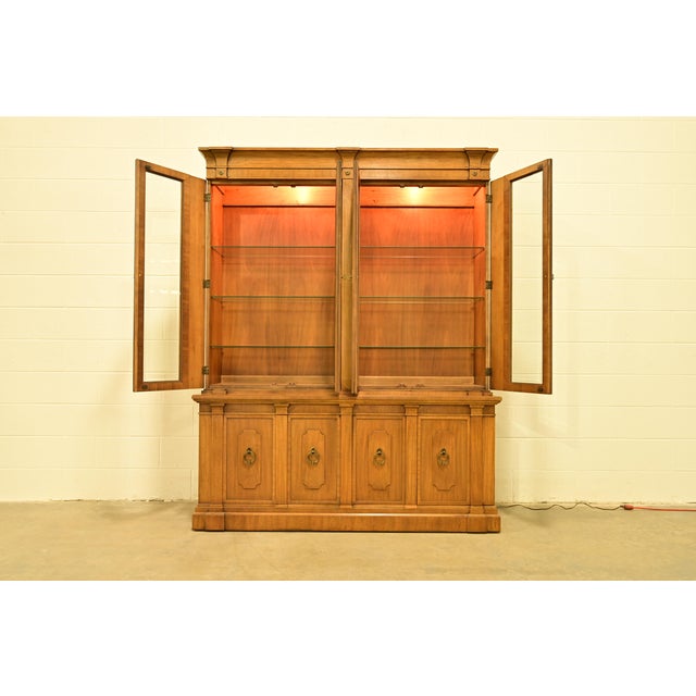 Thomasville Italian Neoclassical Carved Walnut Lighted Breakfront Bookcase Cabinet, Circa 1960s For Sale In South Bend - Image 6 of 16