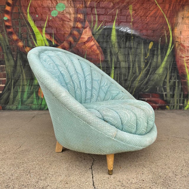 Mid-Century Modern Mid-Century Clam Shell Slipper Chair For Sale - Image 3 of 11