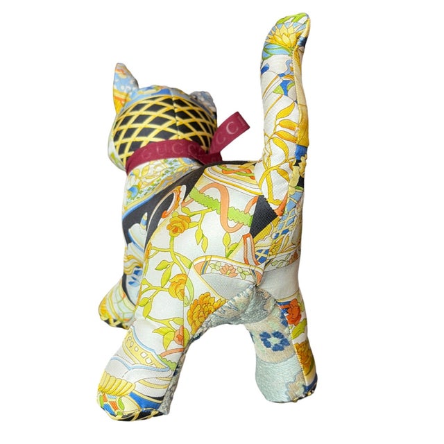 Chinoiserie Gucci Chinoiserie Temple Jar Vintage Silk Scarf Charming Kitten For Sale - Image 3 of 3