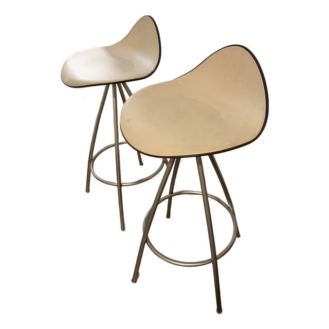 Pair of Onda High-End Barstools Designed by Jesús Gasca for Stua - Beige & Brown For Sale