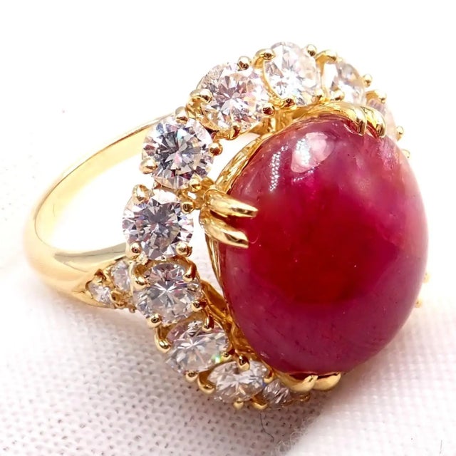 Van Cleef & Arpels 1960s Van Cleef & Arpels Large Cabochon Burmese No Heat Ruby Diamond Gold Ring Gia, Size 6 For Sale - Image 4 of 15