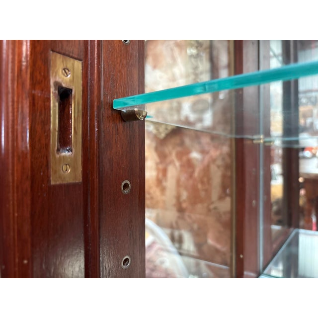 French Neoclassical Brass and Glass Display Cabinet in Mahogany by Maurice Hirsch, 1972 For Sale - Image 11 of 13