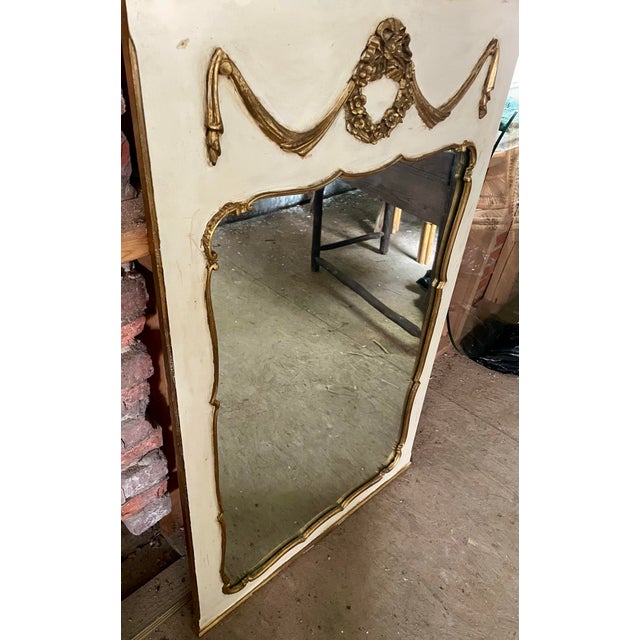 Mid 20th Century Mid 20th Century Italian Console Wall Hall Painted Gold Gilt Mirror W/Wreath & Garland For Sale - Image 5 of 12