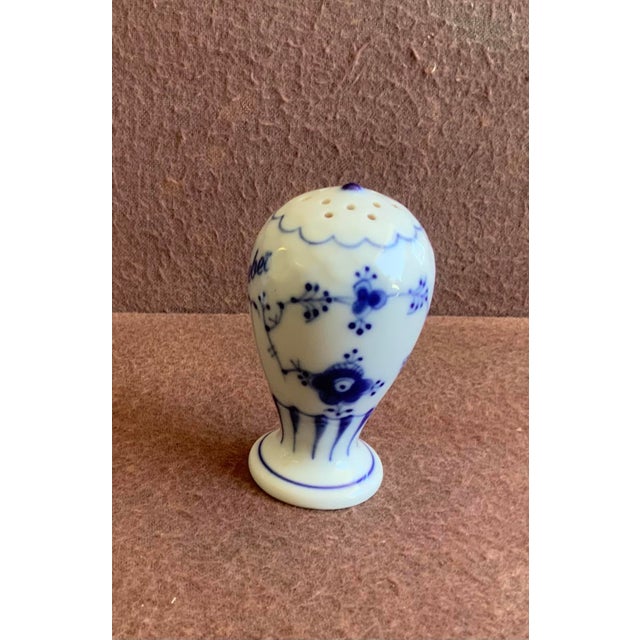 1960s Bing & Grondahl Blue & White Traditional Salt & Pepper Shakers For Sale In Naples, FL - Image 6 of 7