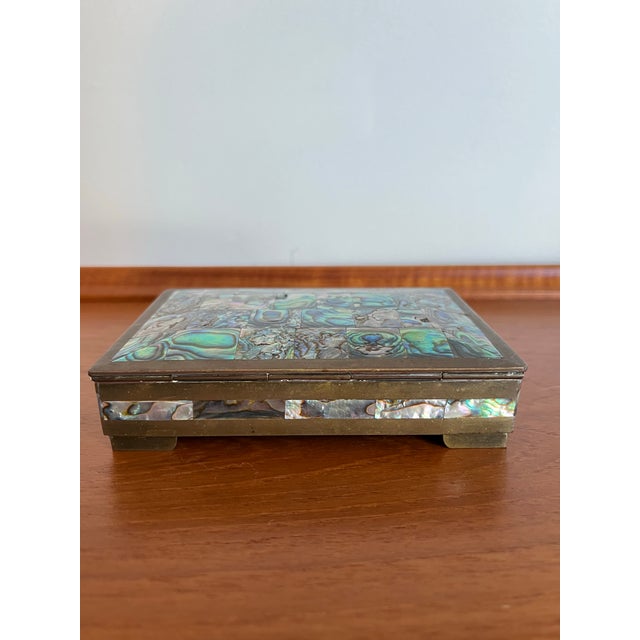 Vintage Taxco Mexico Brass & Abalone Shell Mosaic Jewelry Box, Mid-Century For Sale In New York - Image 6 of 12