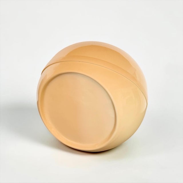 Red Space Age Italian Table Clock in Cream Plastic, 1970s For Sale - Image 8 of 13