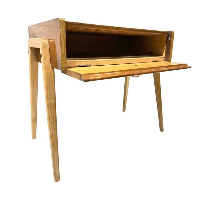 A Mid-Century Modern Teak Two-Tone Side Table, English, Ca. 1960 For Sale - Image 4 of 9