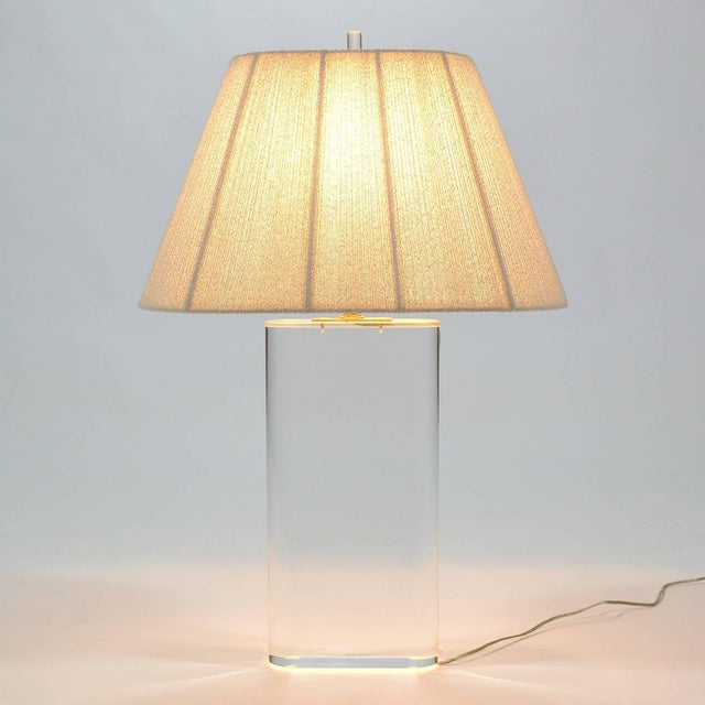 Stunning Lucite Table Lamp in the Manner of Karl Springer For Sale - Image 4 of 10