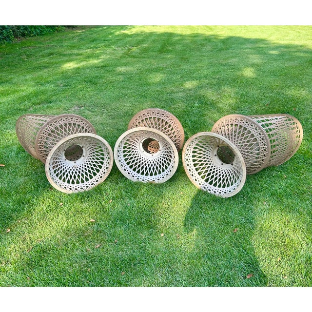 1970’s Vintage Russell Woodward Woven Spun Fiberglass Bistro Table & 2 Chairs, Patio Set, Attributed For Sale - Image 12 of 12