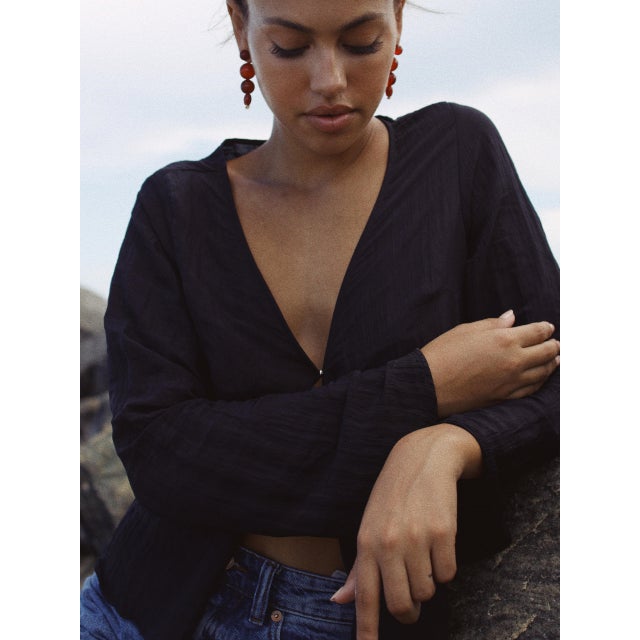 Meet the Balmy Earrings from our "Dusk to Dawn" collection! Materials: Hand-crafted with Carnelian gemstones, with our...