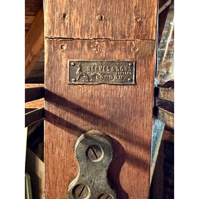 English Antique Reeves & Sons London Artist Studio Easel, Early 20th C., Crank Adjustable, Original Patina For Sale - Image 3 of 7