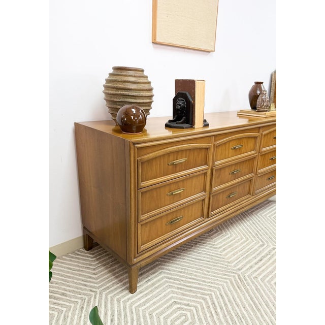 Vintage Thomasville 9 Drawer Dresser Walnut W/ Glass Top For Sale - Image 14 of 16